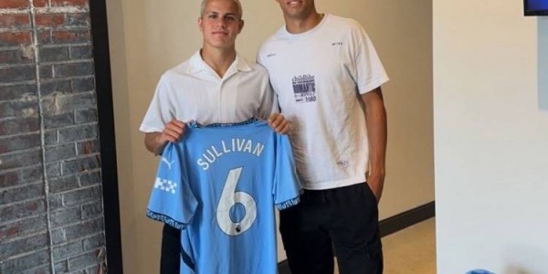 罗马诺：沙利文本周开始在曼城训练营训练，2027年将正式加盟球队