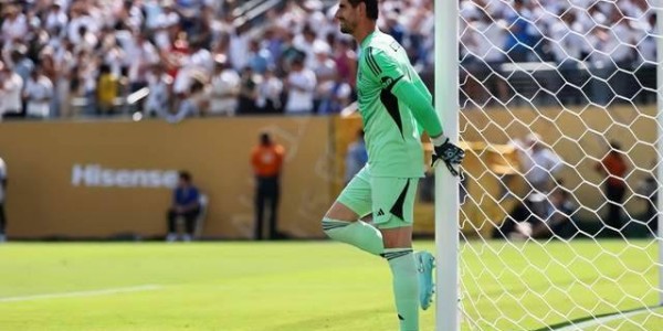 姆巴佩侧钩，补时3分钟2球1红，十人皇马3比2多特晋级世俱杯四强