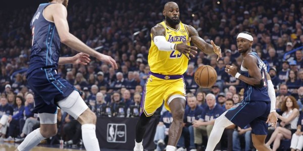 亚历山大22分里夫斯31分 雷霆大胜湖人总分2-0