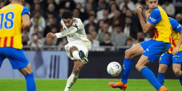 豪门狂欢夜：姆总2球皇马4-0六连胜 利物浦2-0维拉止连败 尤文2-1