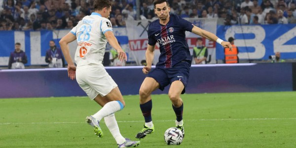 法甲-登贝莱缺阵门将送礼 巴黎0-1马赛遭遇赛季首败